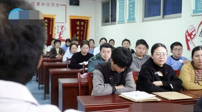 屏幕截图 2024-08-12 193313.png 屏幕截图 2024-08-12 193313.png